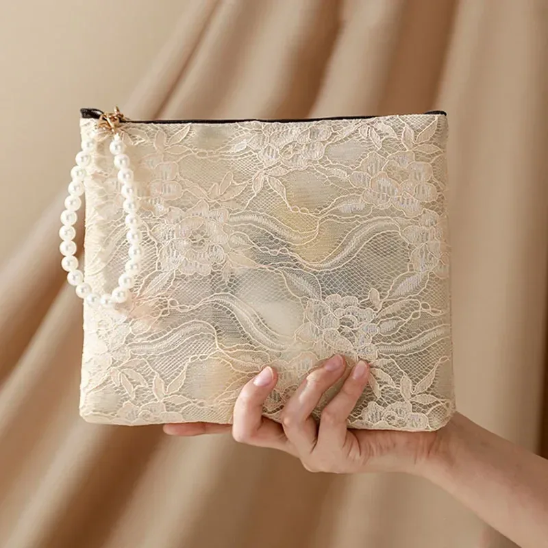 pochette à cosmétiques douce avec chaîne de perles d'imitation pour femmes, petit sac de maquillage en dentelle, organisateur de voyage, sac à main pour pièces de monnaie cosmétiques