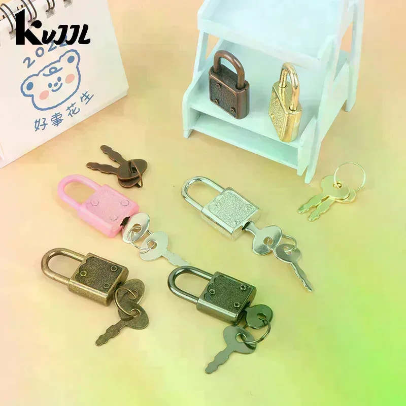 1 ensemble de cadenas rectangulaires miniatures avec clé pour bagages, boîtes à bijoux, agendas, valises et autres objets de voyage