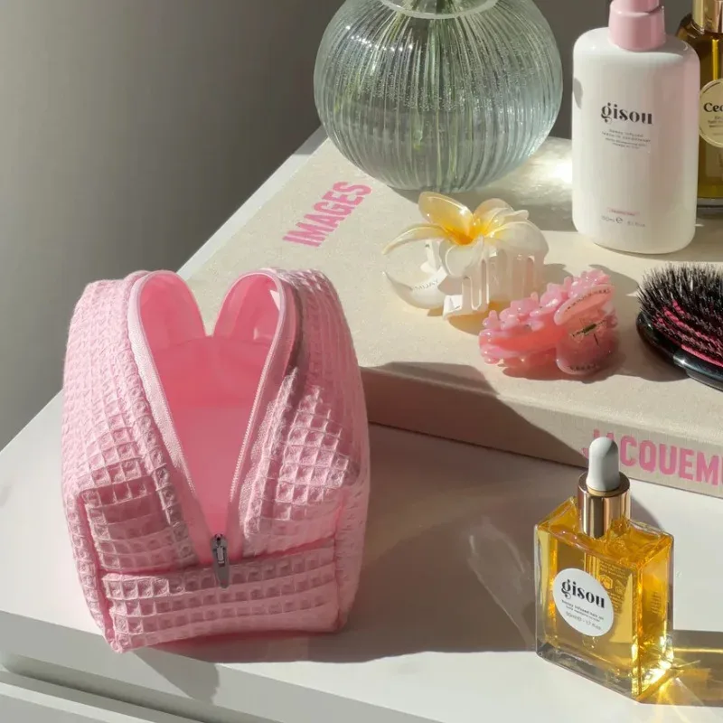 trousse de maquillage personnalisée avec nom brodé, trousse de toilette de voyage, pochette cosmétique douce et durable pour femmes, cadeau parfait pour un mariage, usage quotidien