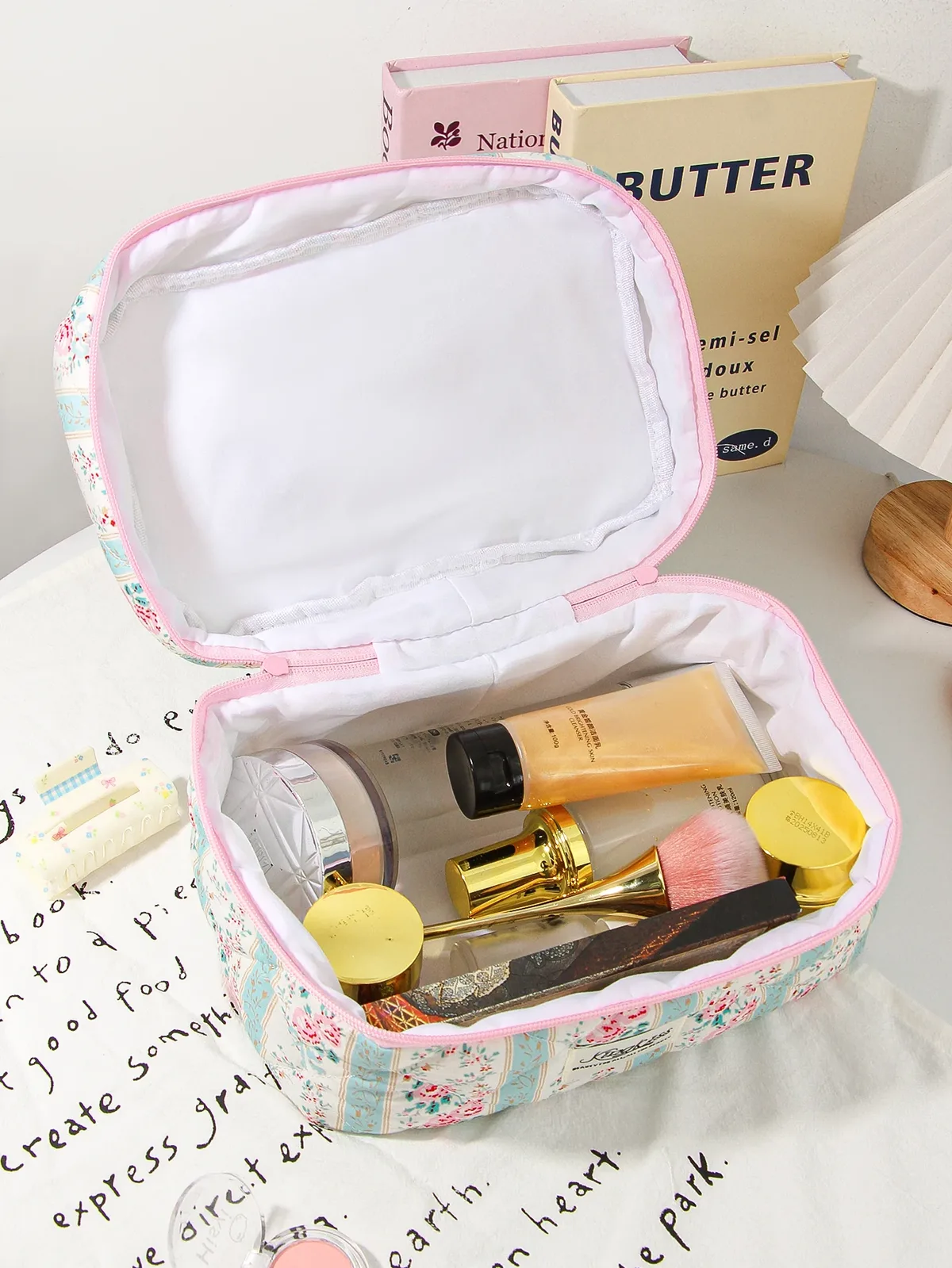 trousse polyester florale motif floral vert bordures bleues poignée fermeture glissière voyage cosmétiques maquillage toile douce rectangulaire