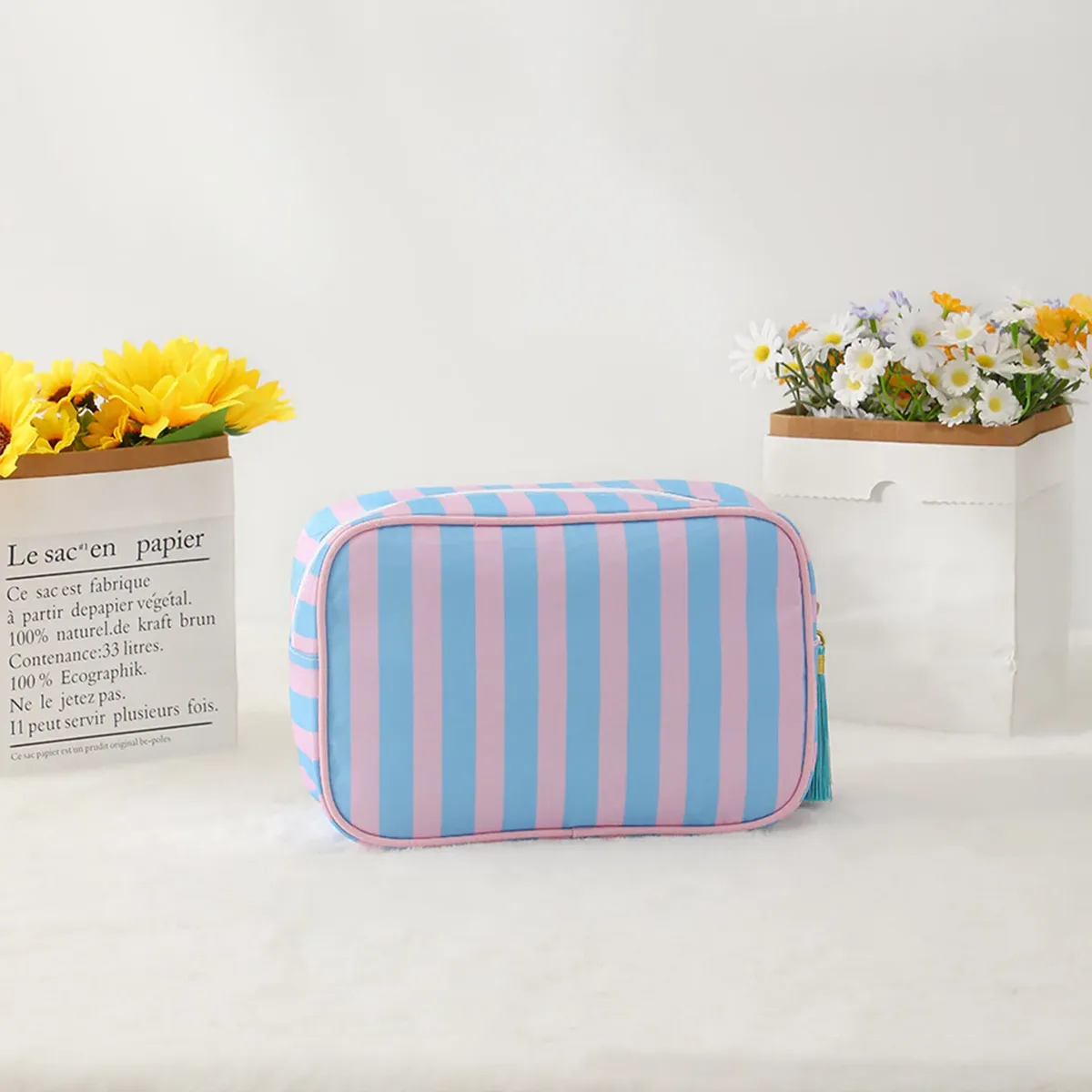 pochette de maquillage personnalisée brodée en seersucker, rayée et matelassée, pour cosmétiques, cadeau de mariage pour demoiselle d'honneur, organiseur de voyage pour articles de toilette avec fermeture éclair