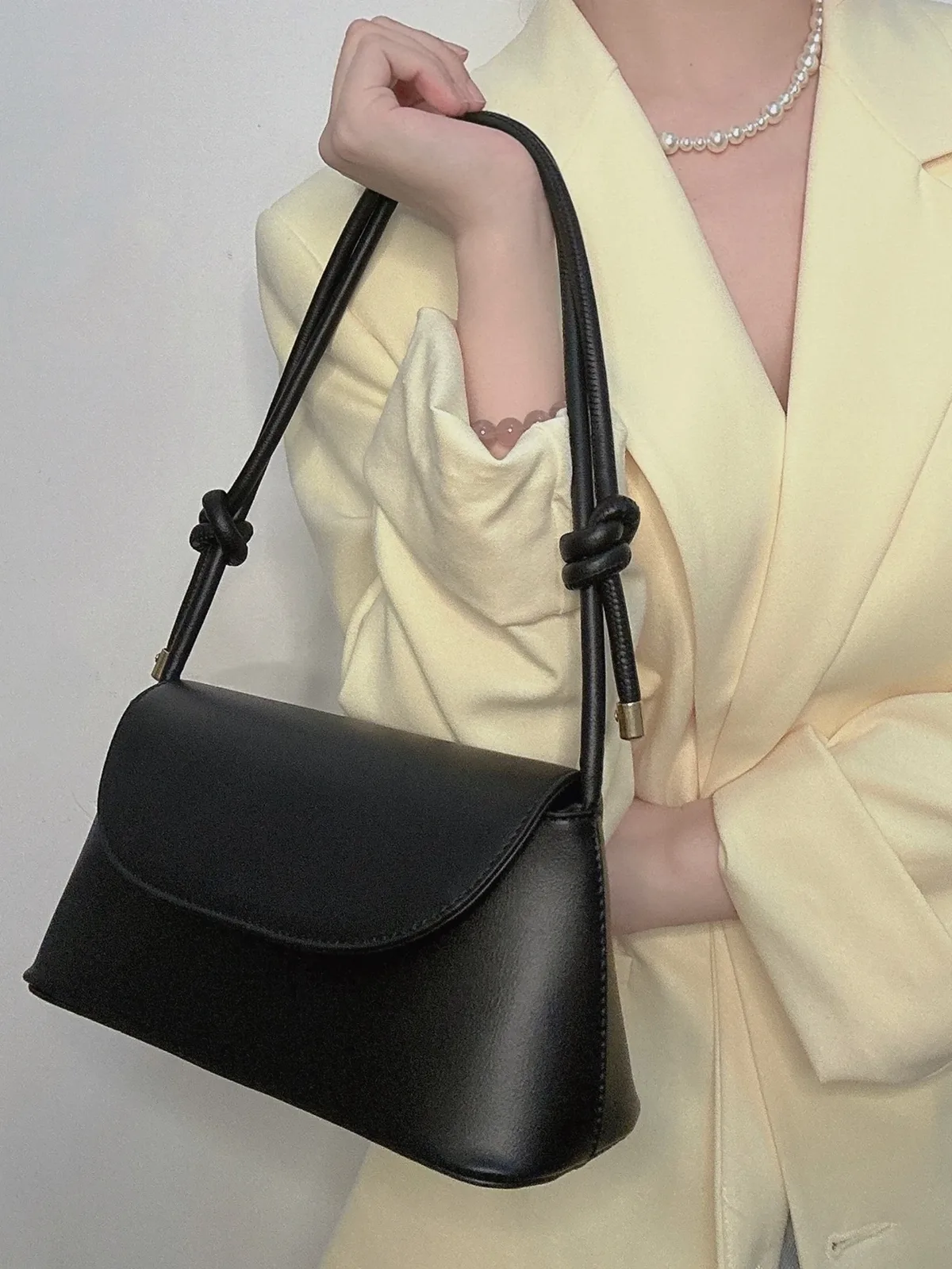 sac à bandoulière français simple en cuir pu pour femmes, couleur unie, petit sac carré à la mode sous les bras