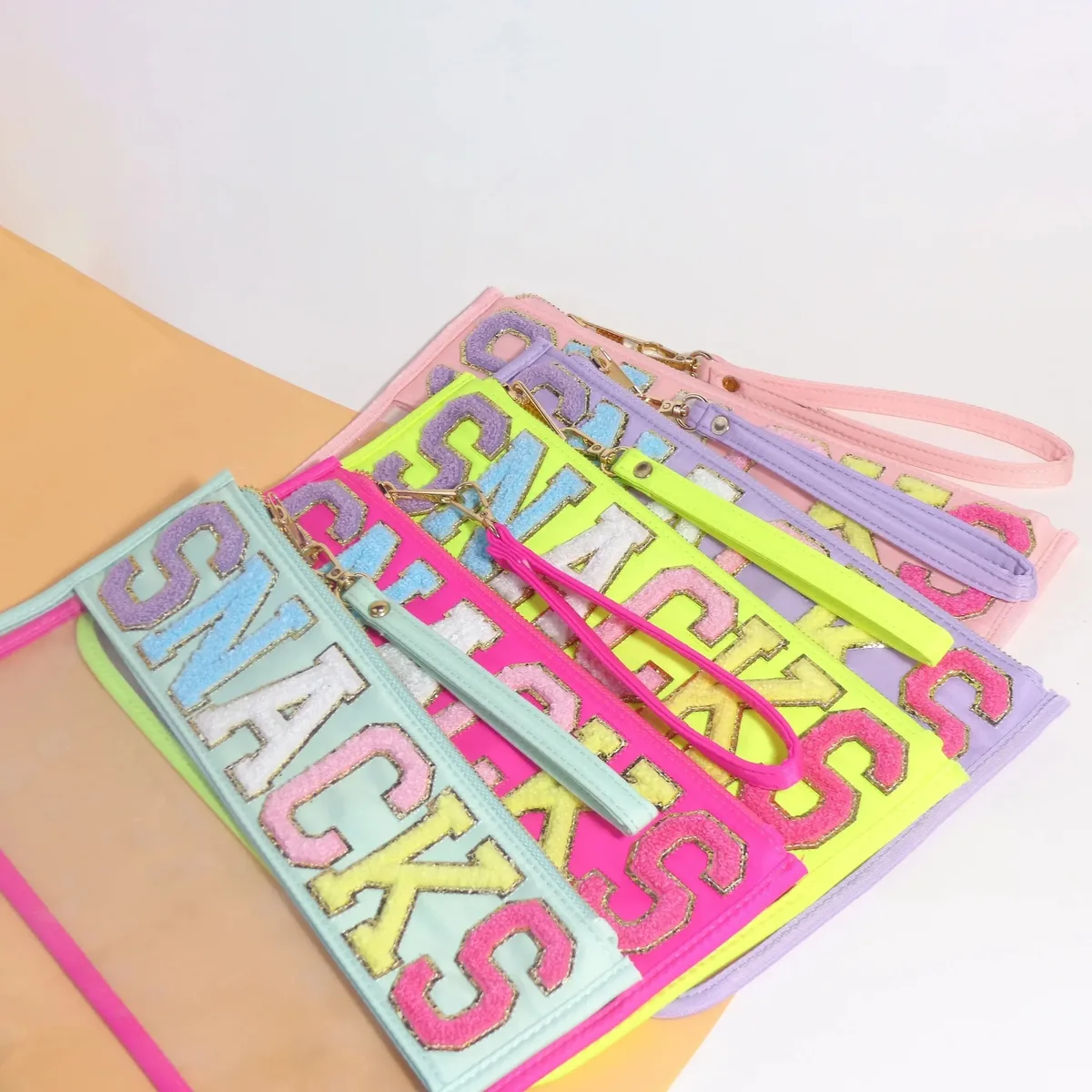 pvc lettre motif graphique voyage aéroport grande capacité portable sac de rangement de maquillage de poche