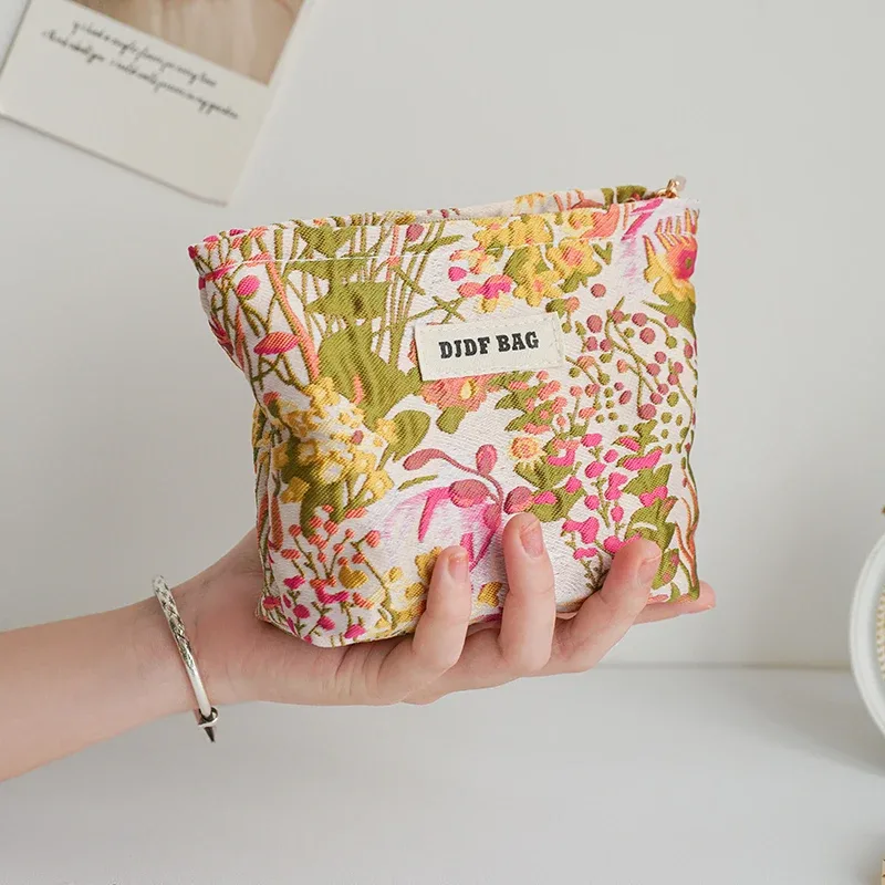 mini sac à cosmétiques portable rouge doux pour femme, petit sac de rangement pour serviettes hygiéniques, sac pour pièces de monnaie et clés, sac pour cartes bancaires portables