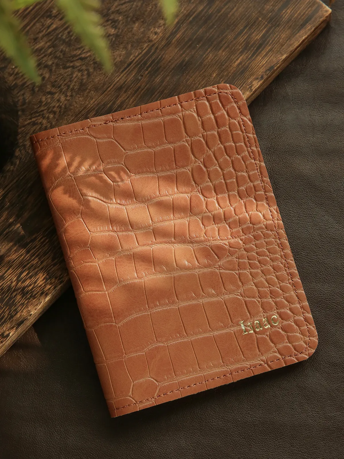 housse de passeport en cuir pu texturé crocodile de luxe avec nom personnalisé en feuille d'or, organiseur de documents de voyage multi-emplacements, cadeau souvenir