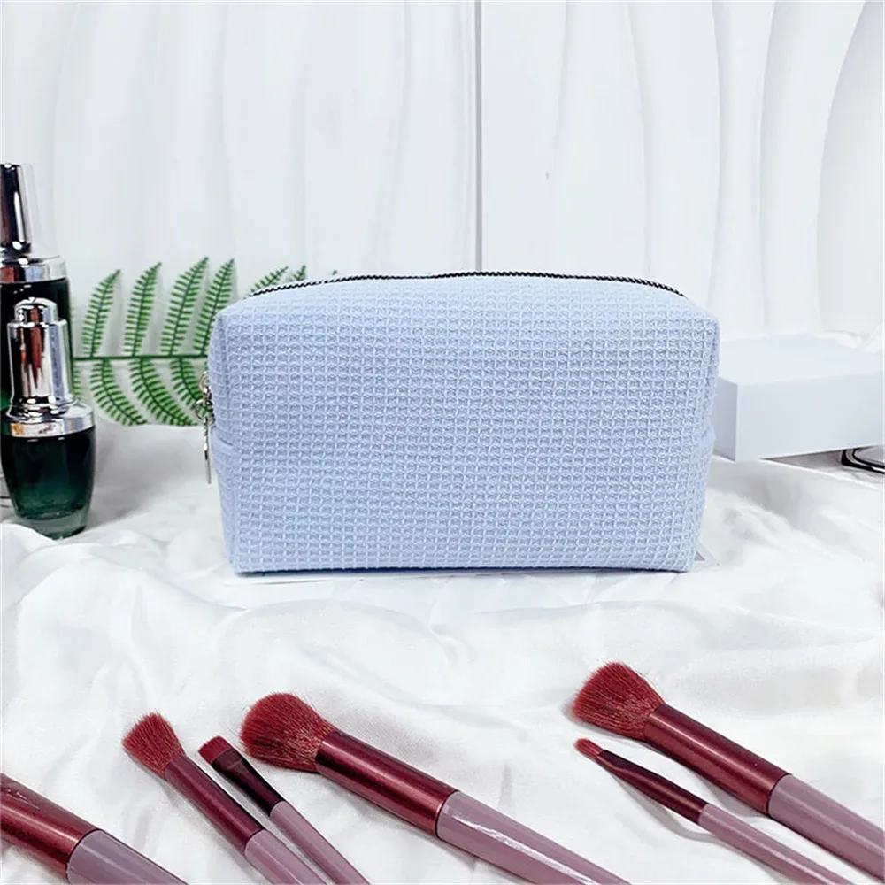 sac à cosmétiques gaufré avec nom brodé personnalisé, sac de rangement de voyage pour femmes, trousse de maquillage, cadeau d'anniversaire personnalisé pour dames, sac à main