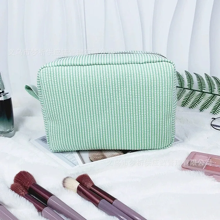 trousse de maquillage avec nom personnalisé, trousse de toilette brodée personnalisée pour cadeau de mariage, sac de rangement pour cadeaux de demoiselle d'honneur, sac à cosmétiques tendance 2025