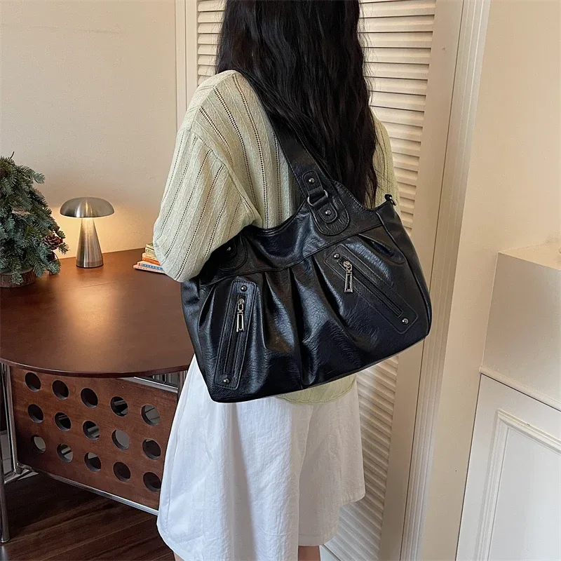 sac hobo vintage en cuir souple pour femme, grande capacité, sac fourre-tout décontracté, tendance 2026, sacs à bandoulière et sacs croisés pour le travail et les voyages