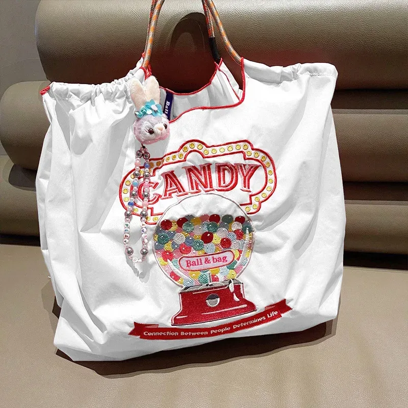 sac de shopping brodé pour femmes, avec chaîne à billes, grande capacité, en nylon écologique, sac à main, sac à bandoulière, sac porté en travers du corps.
