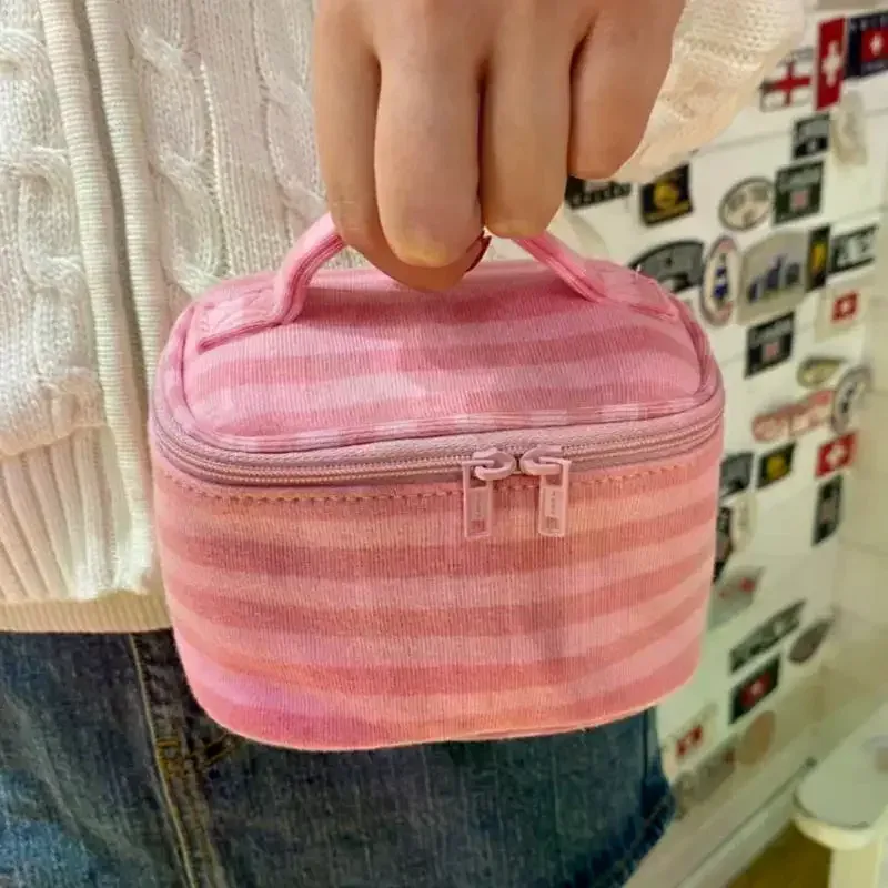 trousse de maquillage rose rayée avec miroir et fermeture éclair, sac de voyage portable pour femmes, organisateur cosmétique mignon et adorable, pochette de toilette
