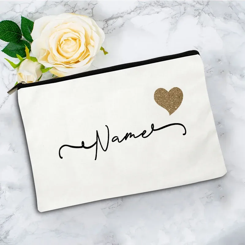 trousse de maquillage personnalisée avec nom en forme de cœur, sac de rangement pour articles de toilette pour femme, trousse à cosmétiques, cadeau de fête pour enseignant