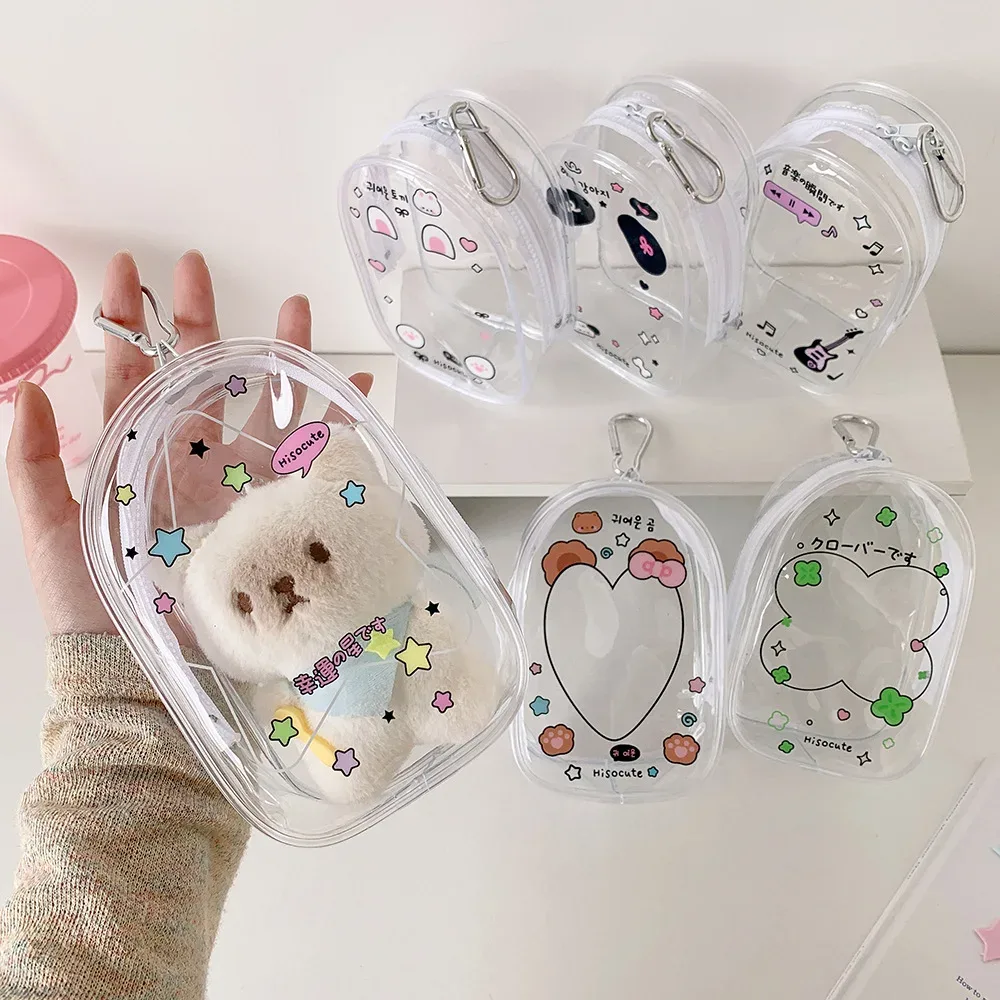 dessin animé pvc trèfle à quatre feuilles figurine poupée sac de rangement transparent mignon fille sac à dos pendentif porte-clés affichage poupée sac portefeuille