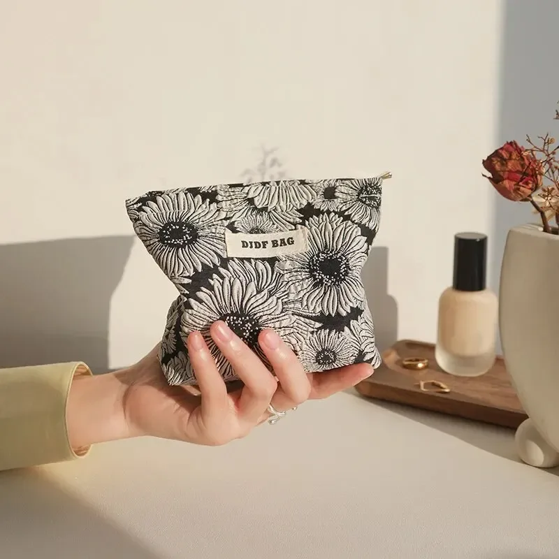petite trousse de maquillage vintage pour femme, sac de rangement pour rouge à lèvres cosmétique, grande capacité, porte-monnaie portable, pochette commpiedmont, fleur violette