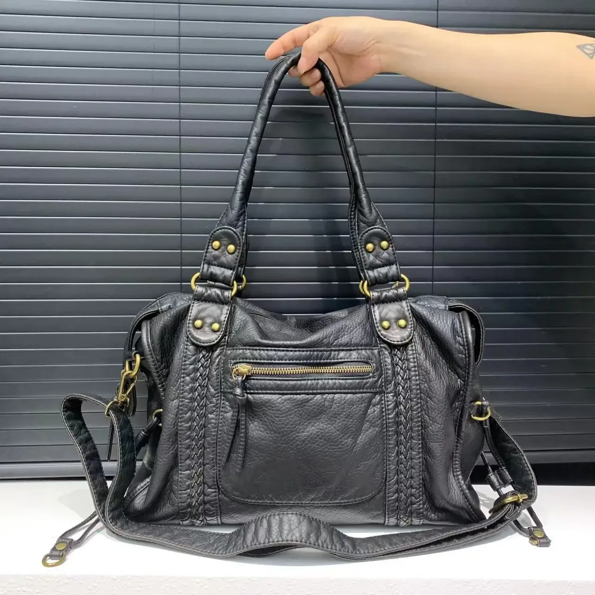 sac bandoulière y2k spicy girl, sac vintage en cuir lavé, sac moto en cuir souple, sac grande capacité