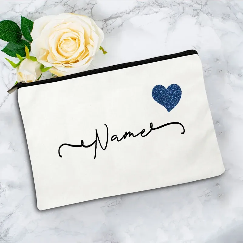 trousse de maquillage personnalisée avec nom en forme de cœur, sac de rangement pour articles de toilette pour femme, trousse à cosmétiques, cadeau de fête pour enseignant