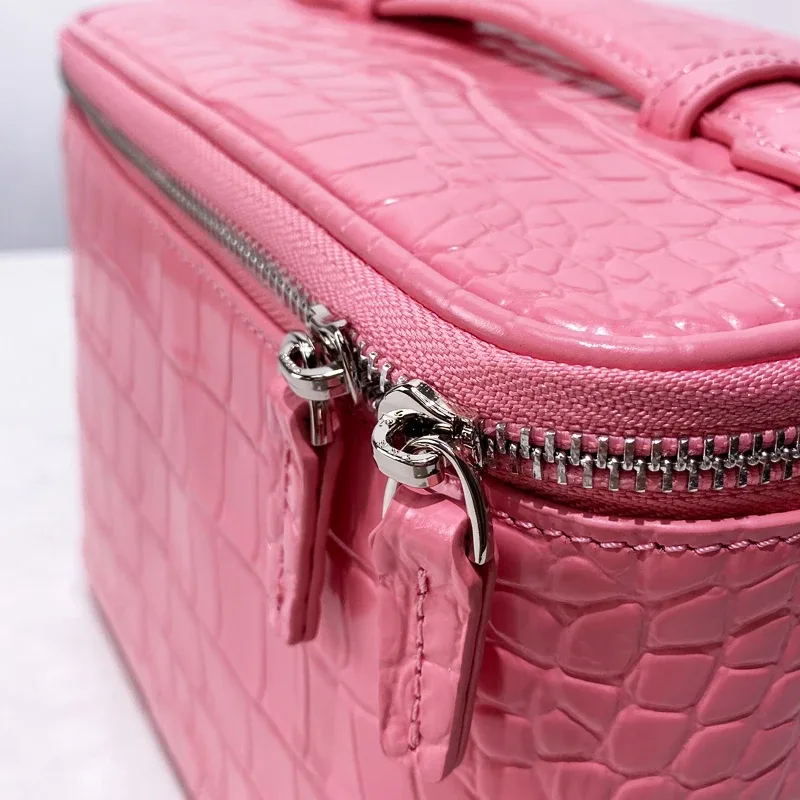 personnaliser les initiales première couche de peau de vache motif crocodile voyage affaires sacs de maquillage pour femmes sacs à main et sacs à main de luxe 2026 nouveau en cuir avec boîte miroir sac organisateur