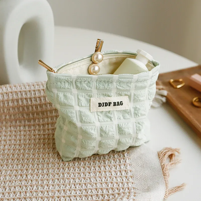 mini sac à cosmétiques portable rouge doux pour femme, petit sac de rangement pour serviettes hygiéniques, sac pour pièces de monnaie et clés, sac pour cartes bancaires portables
