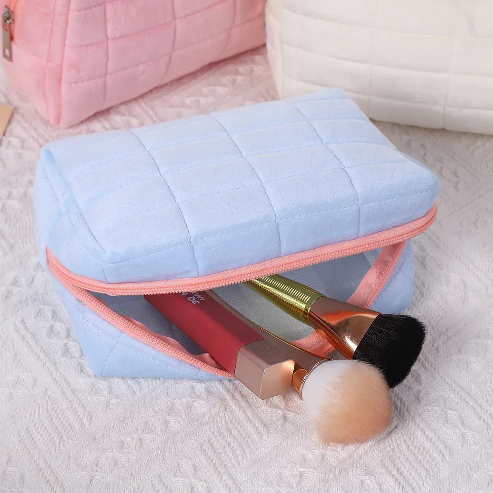 sac de maquillage en peluche mignon, sac à cosmétiques pour femmes, organisateur de soins de la peau, trousse à crayons de grande valeur pour étudiantes, trousse de toilette de voyage, porte-monnaie à fermeture éclair