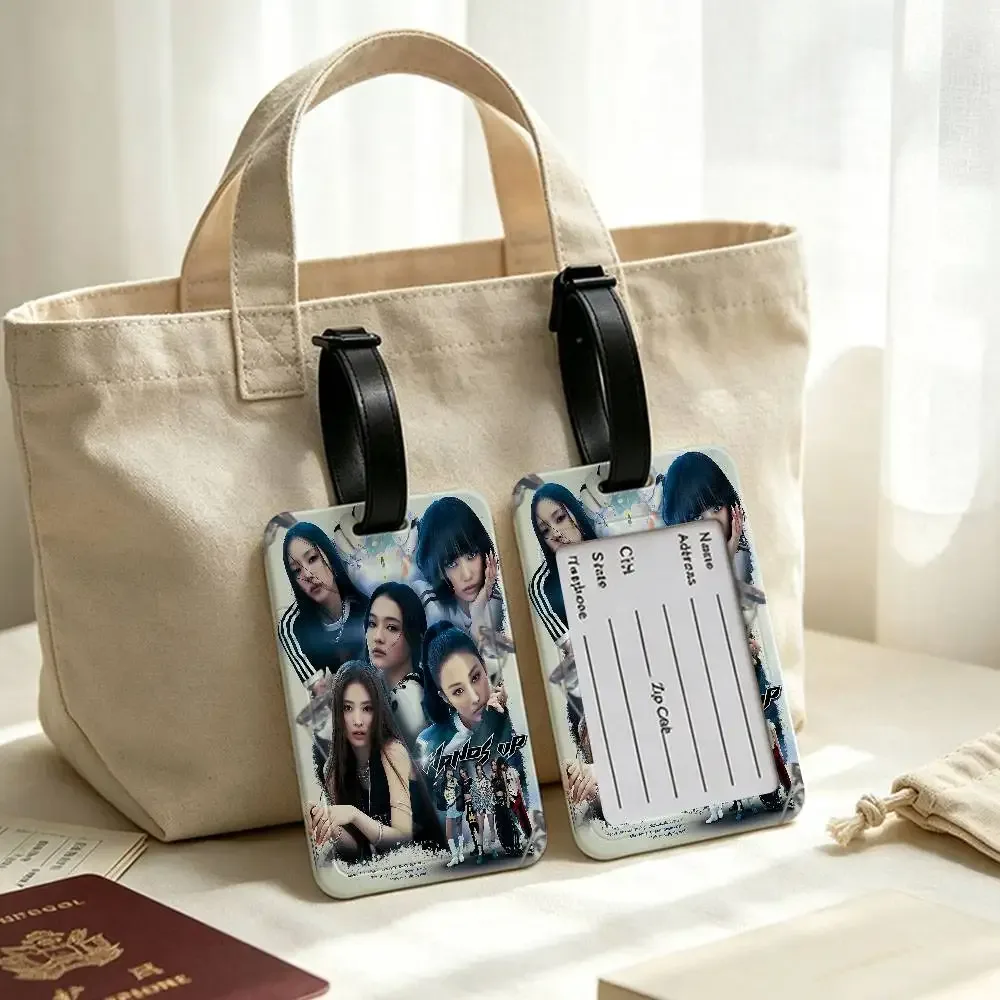 hot kpop girl m-meovvs étui de carte d'information imperméable en pvc, étiquette de bagage anti-perte pour valise et sac à main