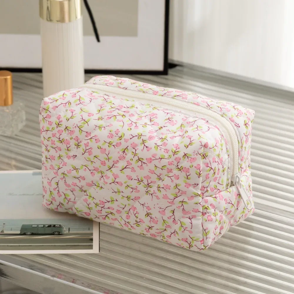 trousse de maquillage portable en coton matelassé à fleurs, sac à main de toilette multifonctionnel de grande capacité, porte-monnaie léger pour femmes