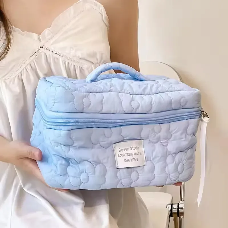 trousse de maquillage matelassée cloud, grande capacité, organiseur de cosmétiques avec poignée pour les voyages et l'usage quotidien