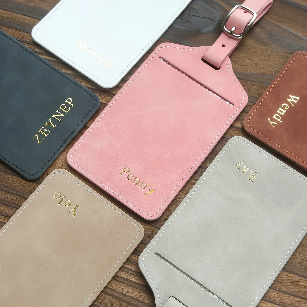 étiquette de bagage personnalisée avec monogramme doré estampé à chaud, carte de nom et de confidentialité, étiquette de valise végane, accessoire chic pour le voyage et les mariages