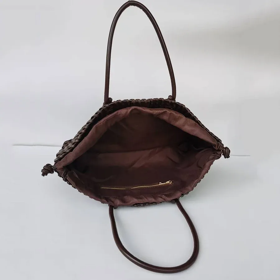 nouveau sac à main tissé pour les trajets quotidiens, élégant et polyvalent, sac fourre-tout de très grande capacité.
