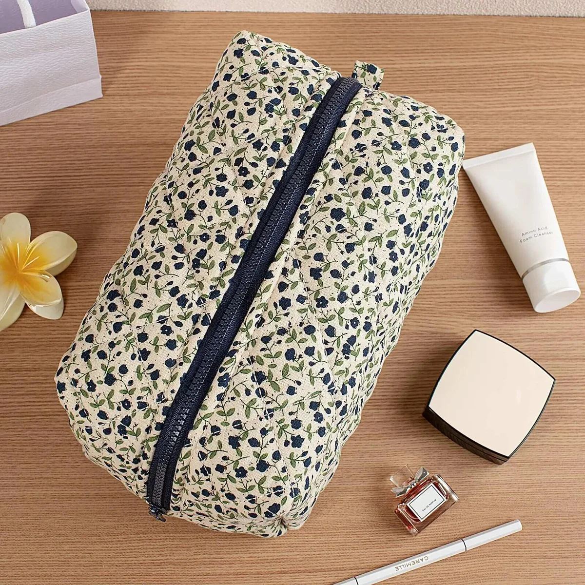 pochette polyester fleur motif floral beige zip bleu foncé organiseur cosmétiques voyage grande taille