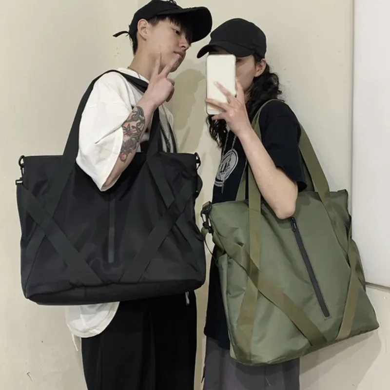 Sac fourre-tout décontracté pour homme, grand sac à main pour homme, sac à bandoulière de grande capacité, adapté aux voyages de courte distance, mode initiée