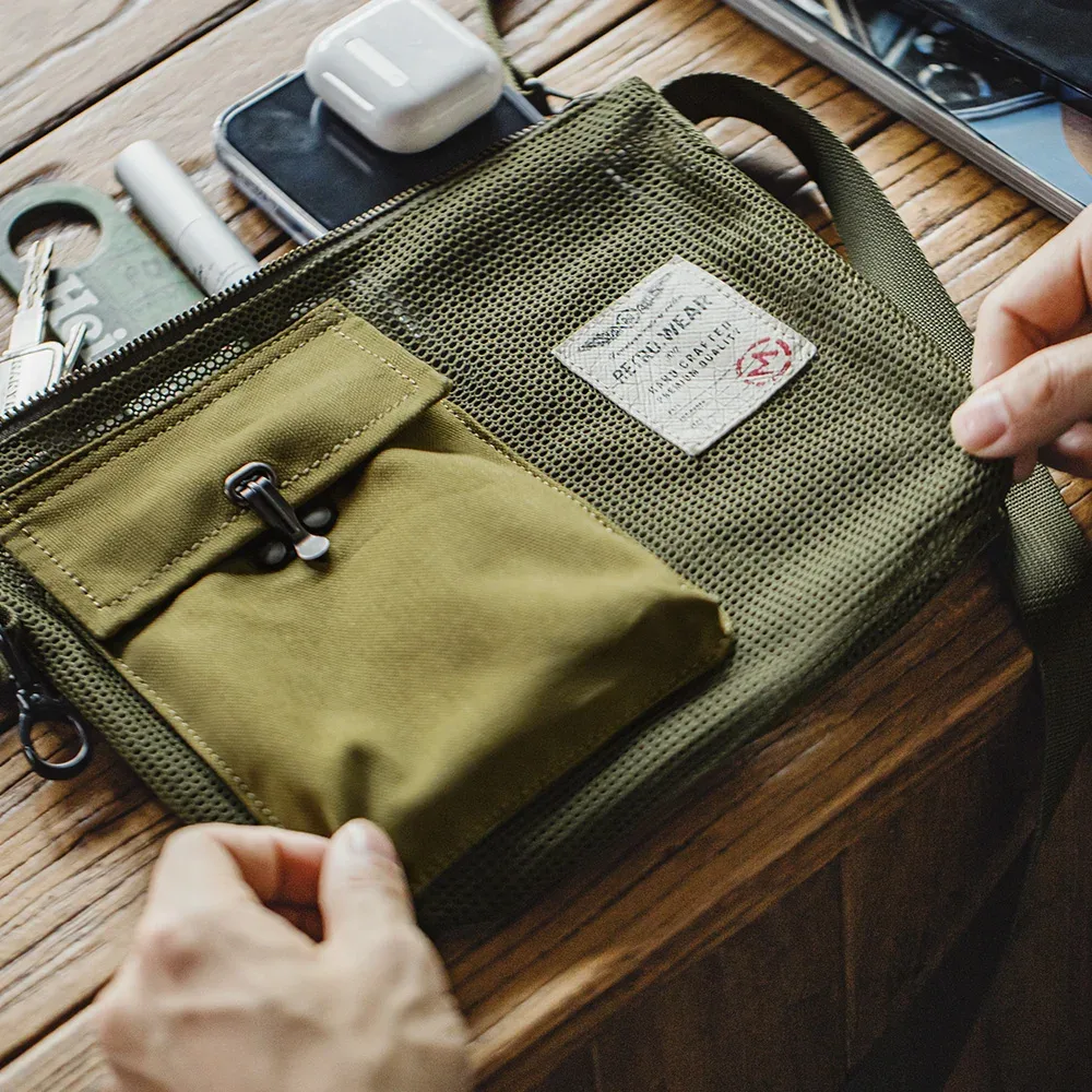maden – sac à bandoulière vert d'extérieur pour hommes, sacoche d'été légère en maille avec sangle réglable, pochette pour téléphone pour la randonnée et le quotidien