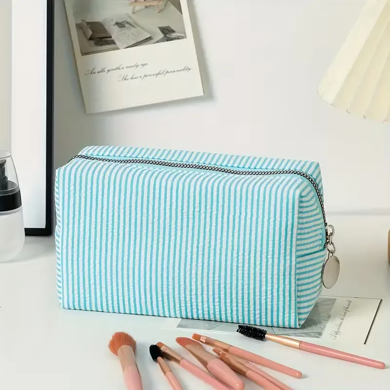 【nom personnalisé】trousse de toilette de voyage rayée, trousse à maquillage zippée - broderie de nom personnalisée, sac de rangement cosmétique portable en polyester, adapté pour les voyages, l'école, le dortoir ou la maison, un indispensable pour le dortoir |     design amusant |     fermeture éclair durable, trousse de toilette de voyage