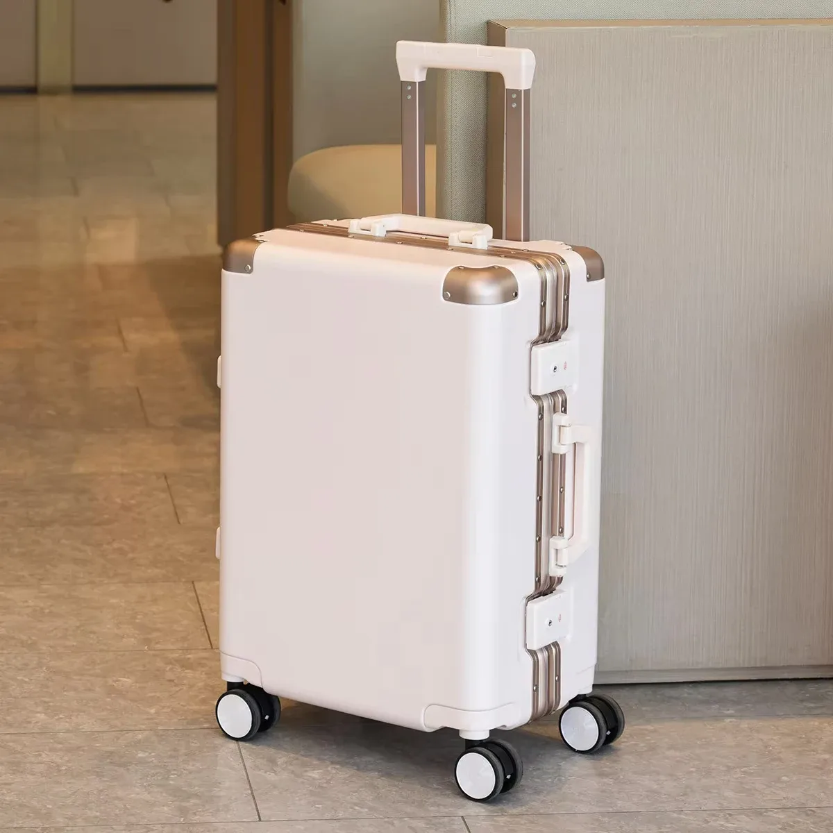 valise bagage roulante pc grise dorée toupies sécurité voyage grande capacité transport vêtements accessoires