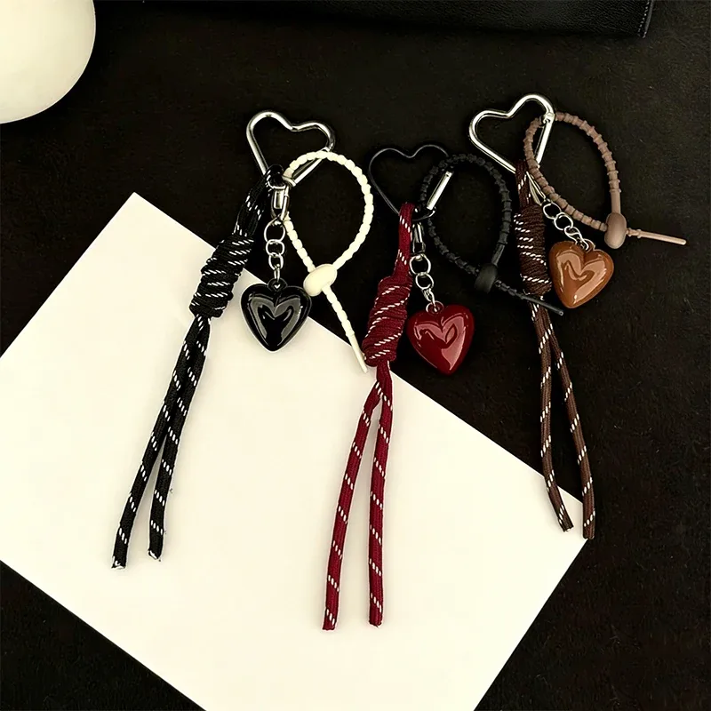 pendentif sac cœur rétro tendance, porte-clés en corde tressée colorée, cordon de téléphone portable, accessoire de décoration pour sac à dos, bijou créatif