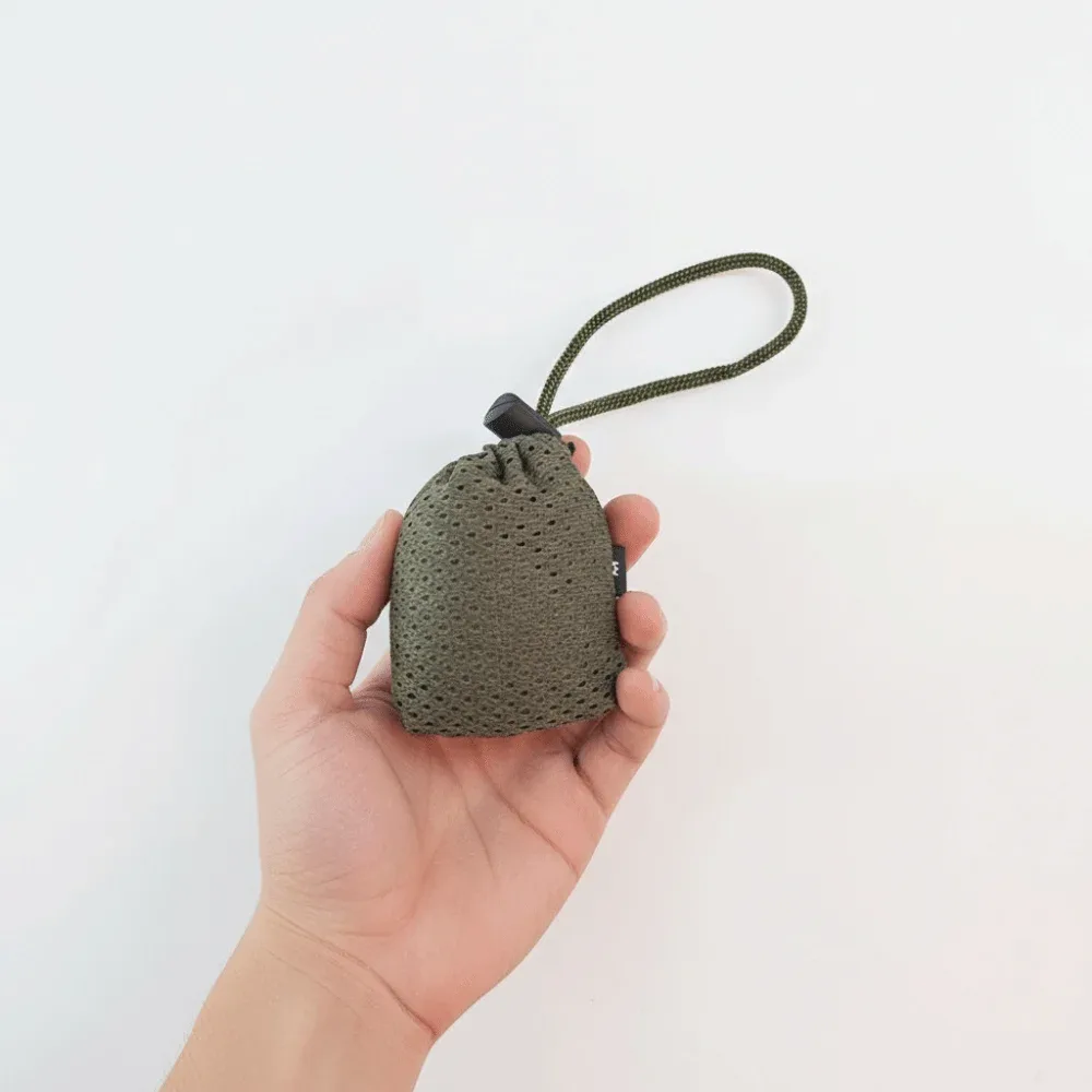 sac de courses pliable en nylon portable, sac fourre-tout réutilisable en nylon durable, matériau imperméable, mécanisme de pliage, sac écologique ultra-léger