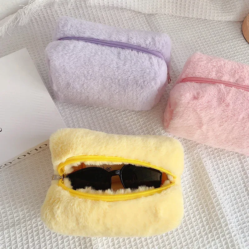 grand sac à cosmétiques de couleur unie à fermeture éclair, trousse de maquillage en fourrure mignonne pour femmes, trousse de toilette de voyage, pochette de lavage, pochette pour stylos en peluche