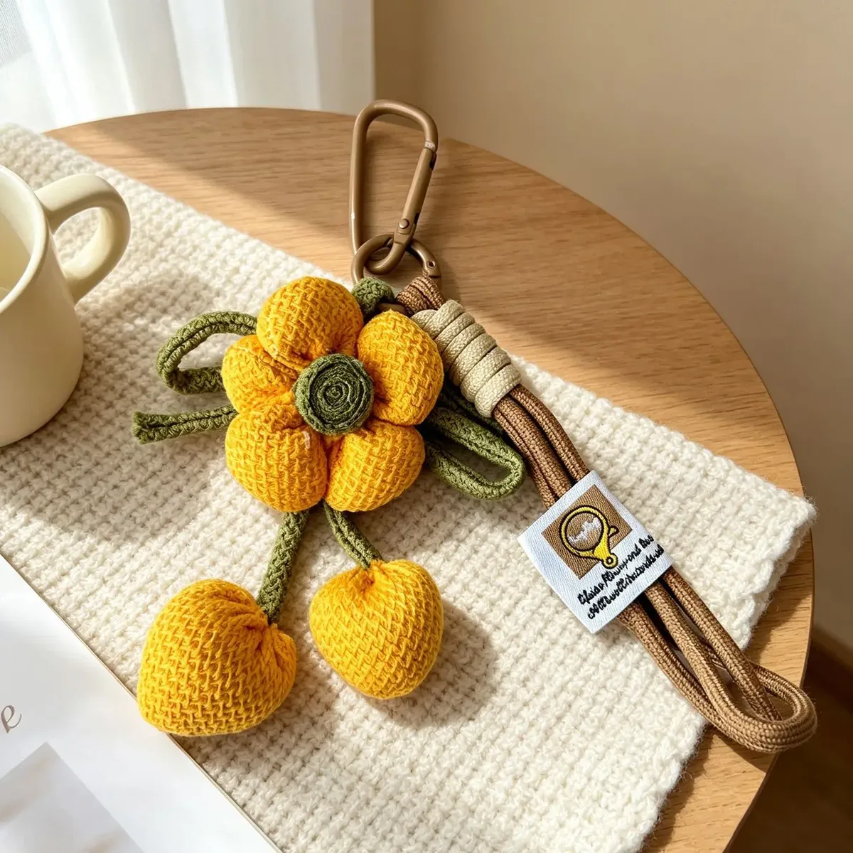 mignon porte-clés floral en tissu rembourré avec sangles en corde pour sacs à main, sacs fourre-tout, sacs à dos et décoration de sacs de tous les jours.