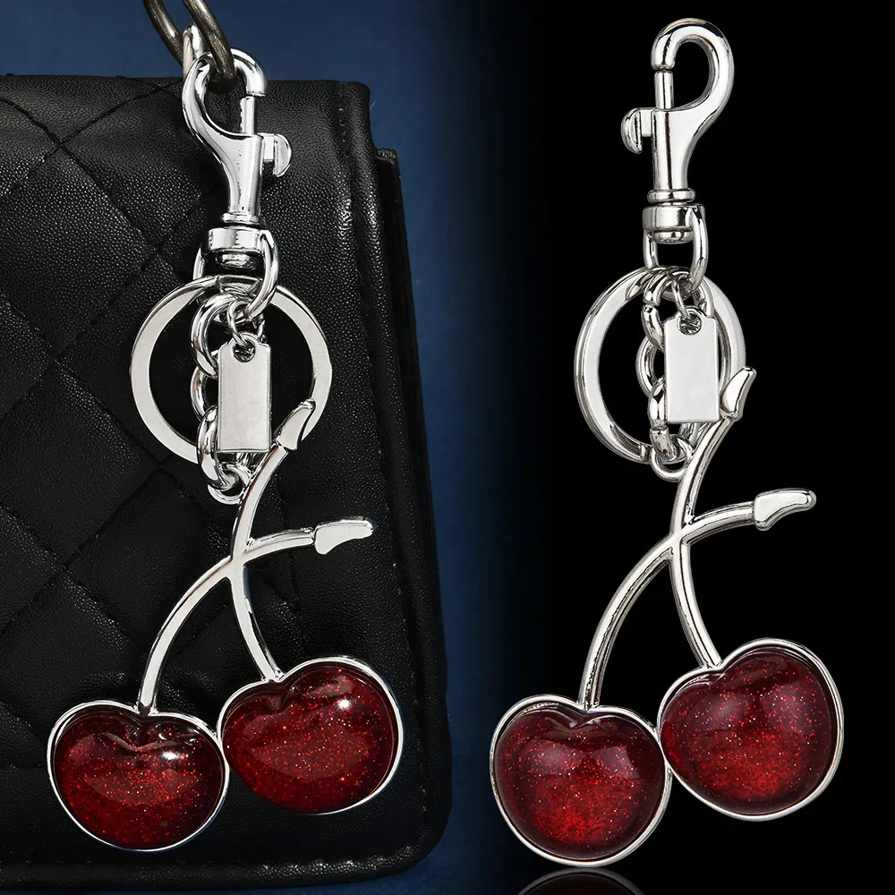 porte-clés cerise en résine rouge pailletée, breloque de sac personnalisable avec étiquette argentée, pendentif de sac à main esthétique y2k pour femmes, décorations de sac à dos
