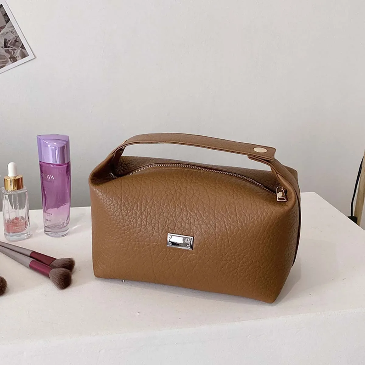 nouveau sac de rangement en pu, trousse de toilette à main de grande capacité à la mode, trousse de maquillage portable multifonctionnelle sur mesure pour femmes