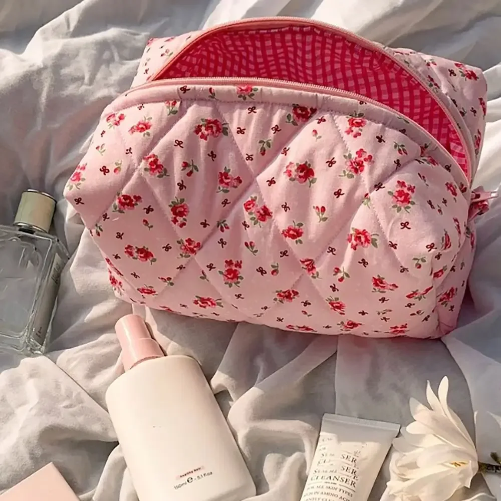 organisateur de rangement, sac de maquillage matelassé bouffant à fleurs, pochette à cosmétiques, grand sac à cosmétiques de voyage imprimé de fleurs et de fraises