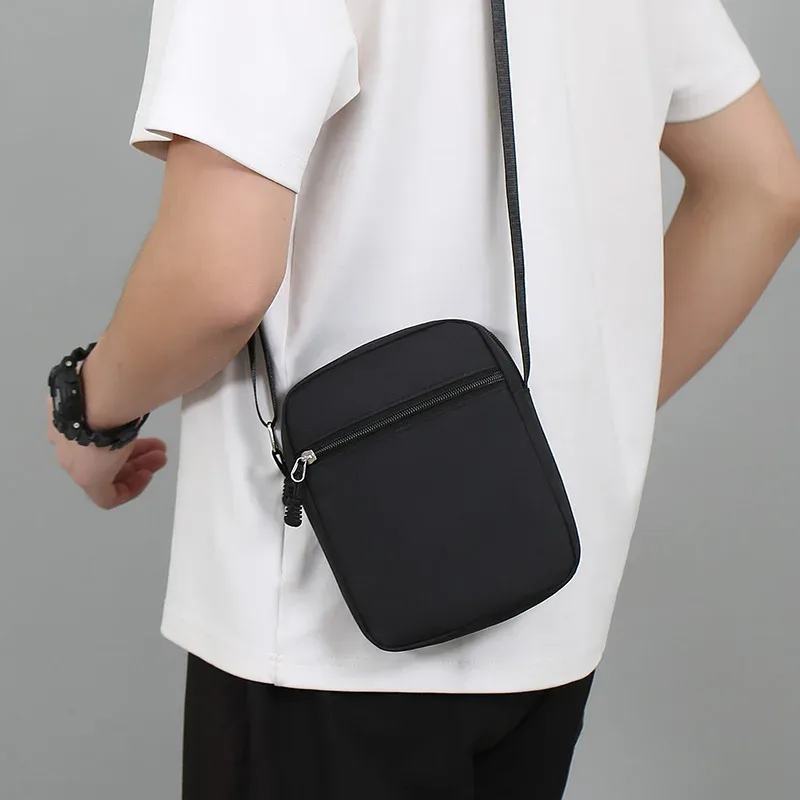 mini sac à bandoulière simple et décontracté pour hommes, petit sac à bandoulière en nylon pour hommes, sacoche noire oxford, sac à bandoulière latéral, sac de poitrine pour mari