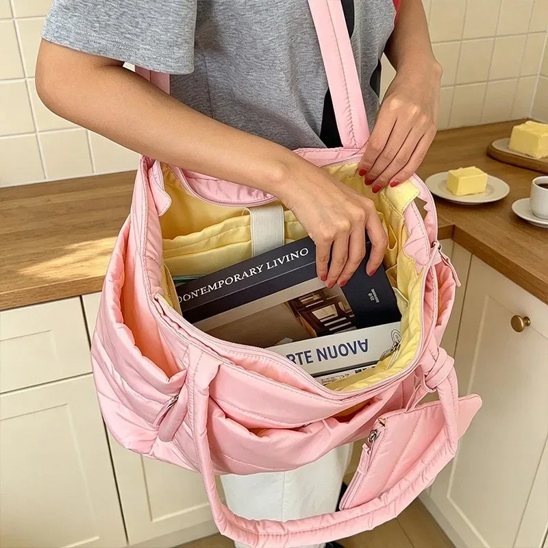 nouveau sac fourre-tout matelassé harajuku de grande capacité pour femmes et filles, sac à main à plusieurs compartiments avec fermeture éclair, idéal pour un usage quotidien et les courts voyages.