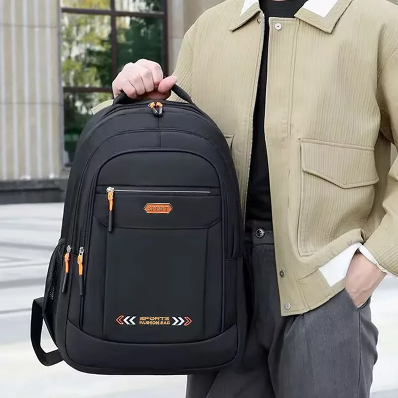 sac à dos de style neutre pour hommes et femmes, idéal pour les voyages et les étudiants en affaires. sac à double bretelles en nylon