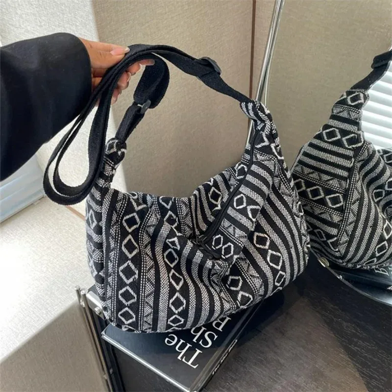 sac à bandoulière de style tribal, bandoulière pliable avec fermeture à glissière, motif rayé, thème drapeau, bord lavable à la main, doublure peinte