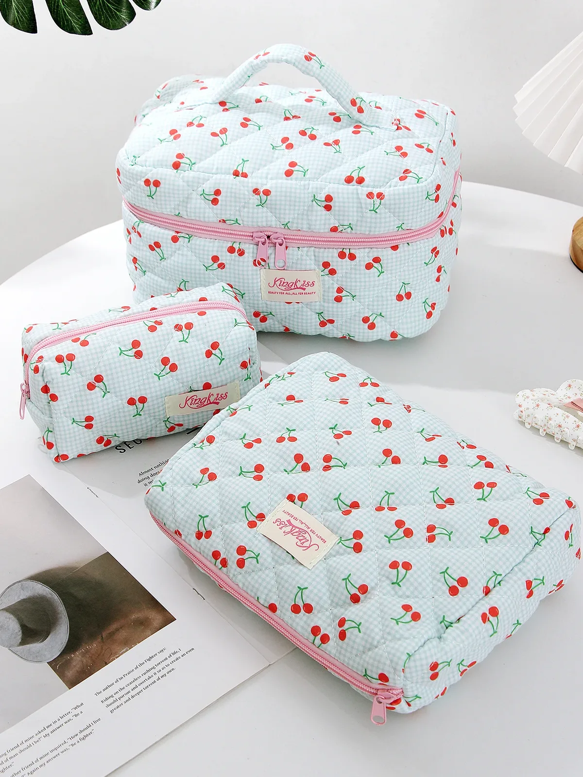 trousse de maquillage matelassée cerise à carreaux 3 pièces, trousse de maquillage portable de grande capacité, trousse de maquillage de voyage, trousse de maquillage en coton cerise
