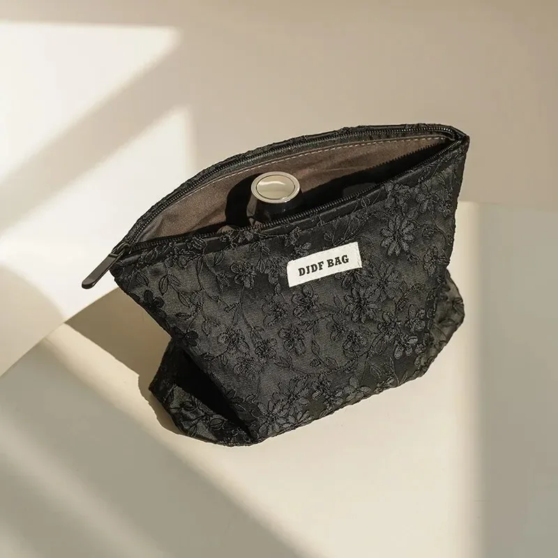 sac de maquillage pour femmes, broderie noire, grande capacité, rouge à lèvres, sac de rangement pour téléphone portable, pochette de banlieue, trousse de toilette de voyage