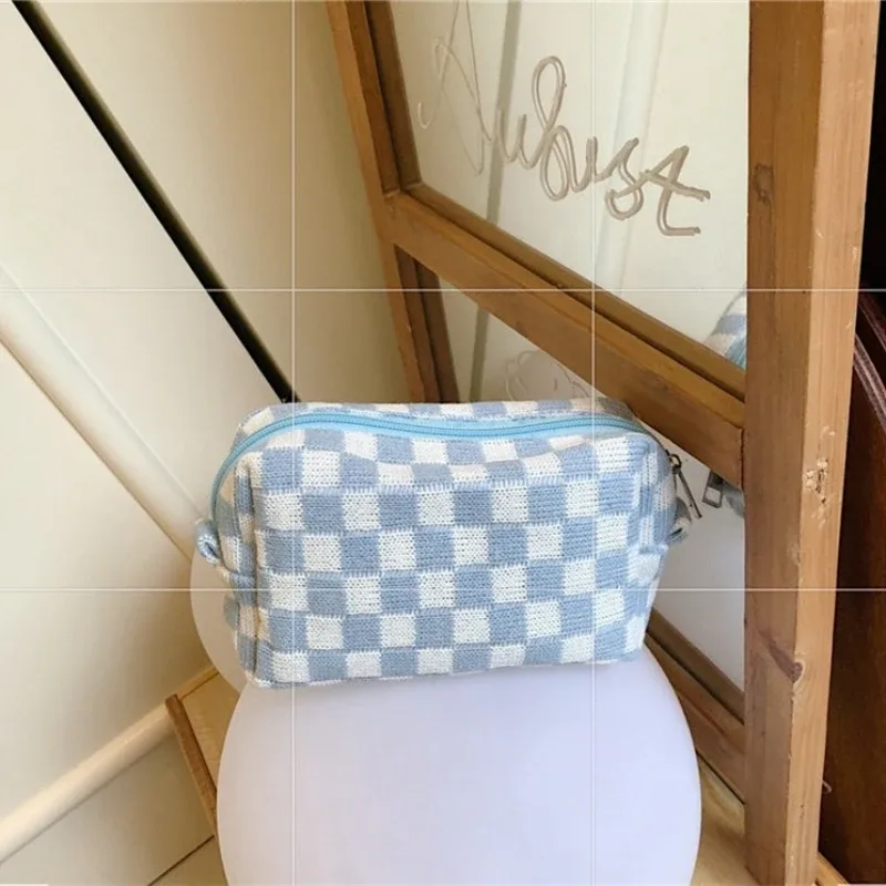 pochette cosmétiques polyester carreaux bleu blanc grande ouverture voyage organisation fournitures scolaires maquillage femmes