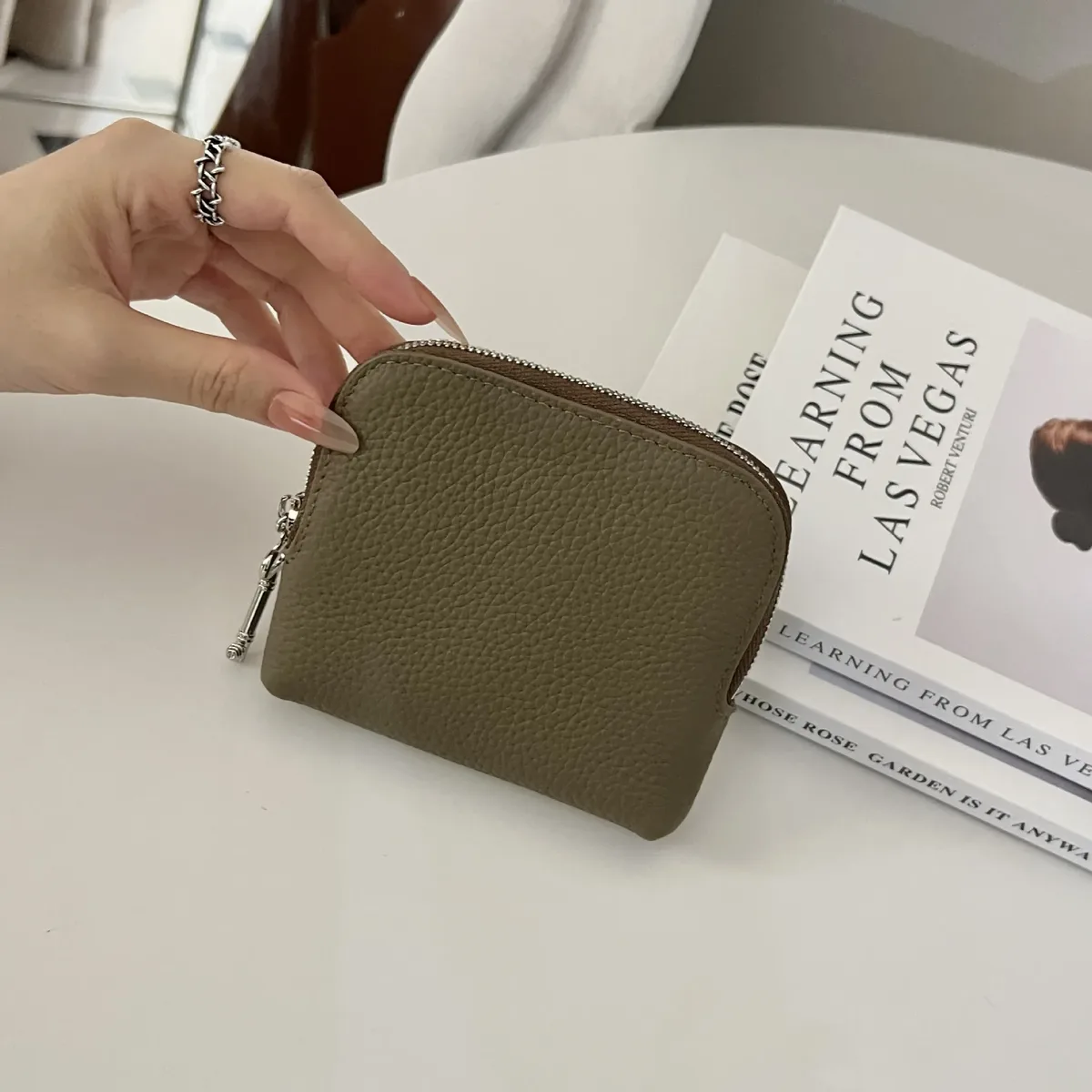 sac de rangement de bijoux en cuir véritable avec lettres gravées, sac de luxe pour femmes, pour montre, bracelet, collier, bagues, porte-monnaie, portefeuille