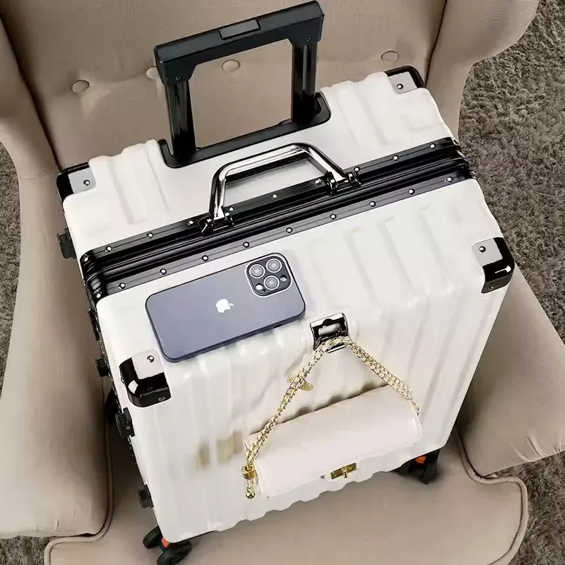 valise bagage roulettes abs blanc noir vert pastel lignes verticales toupie roues poignées traçage universel usage voyage étudiant