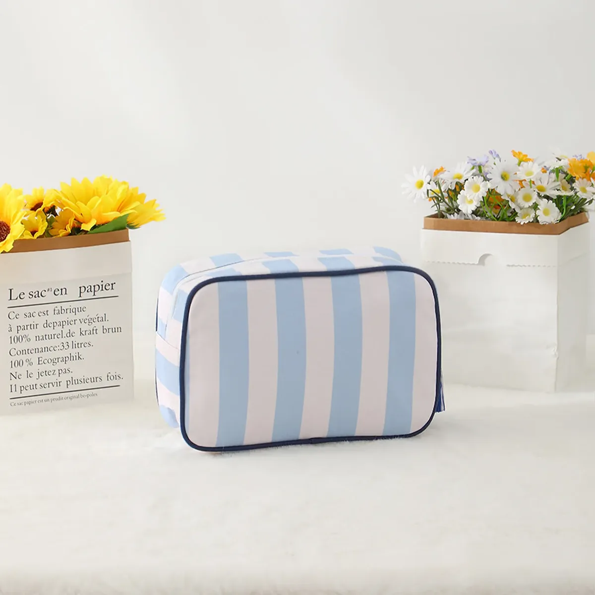 pochette de maquillage personnalisée brodée en seersucker, rayée et matelassée, pour cosmétiques, cadeau de mariage pour demoiselle d'honneur, organiseur de voyage pour articles de toilette avec fermeture éclair
