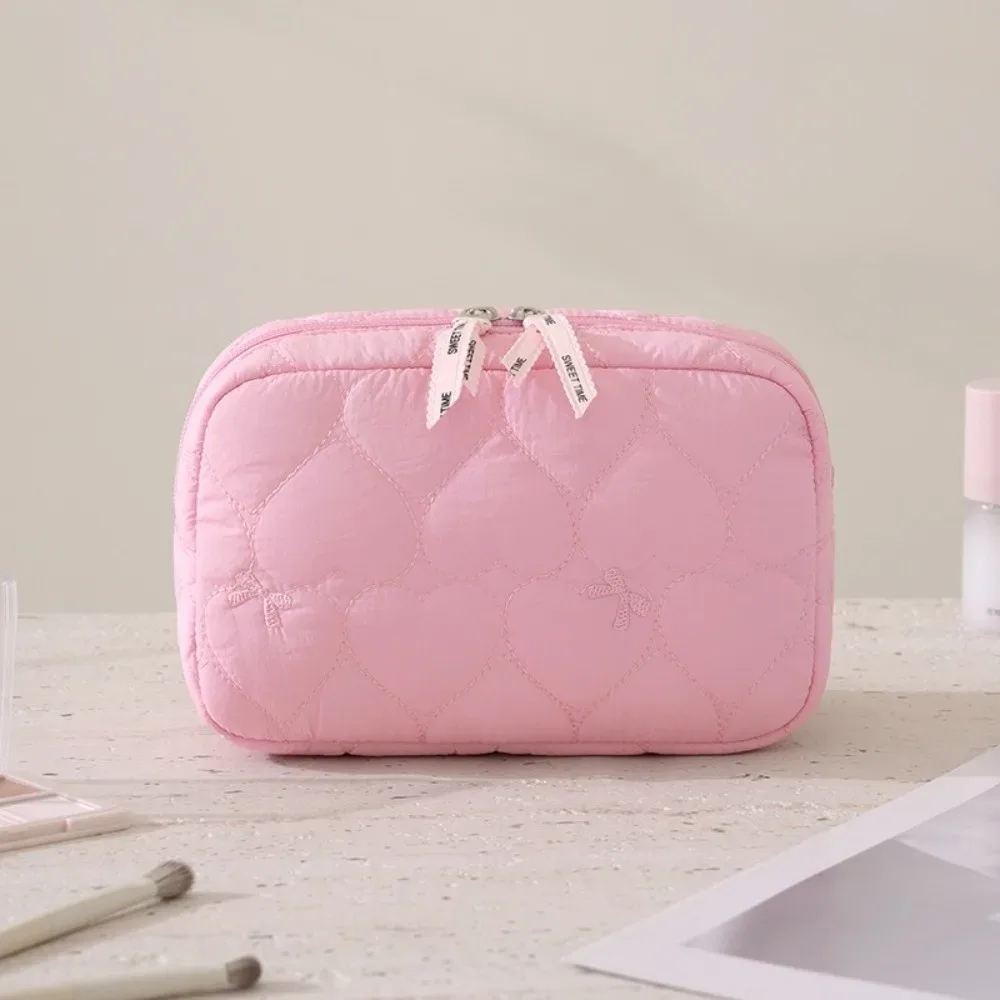 pochette de maquillage matelassée tendance, légère, avec nœud en forme de cœur, grande capacité, sac de toilette de voyage pour femmes